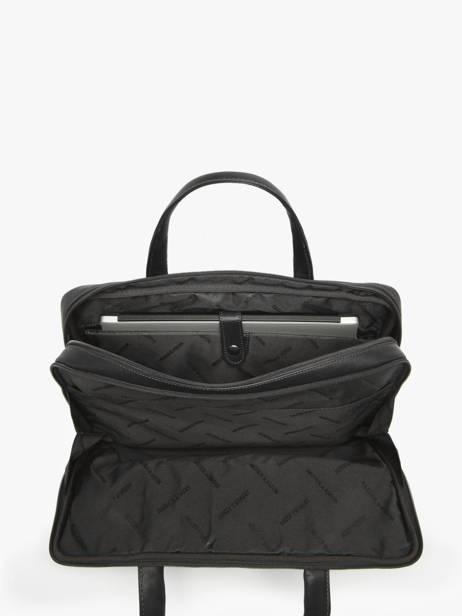 Documententas Arthur & aston Zwart leon 2 ander zicht 3